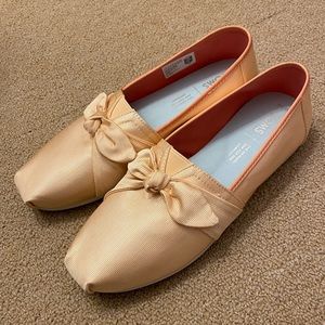 The color looks off here, but these are blush pink!